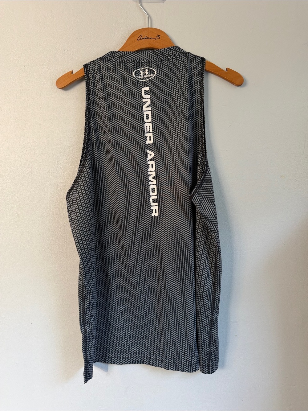 Under Armour Black and White Performance Mesh Tank Top - Picture 3 of 3